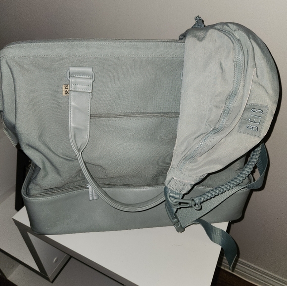 Beis bundle weekender and fanny pack in slate - Picture 4 of 7